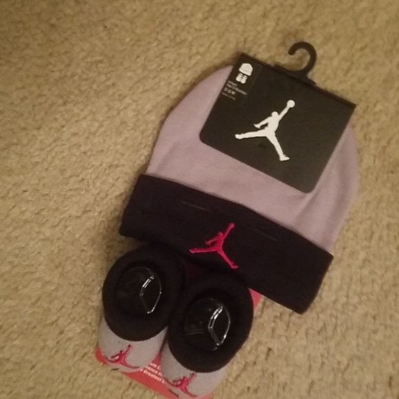 Jordan Other - Jordan infant baby booties and hat